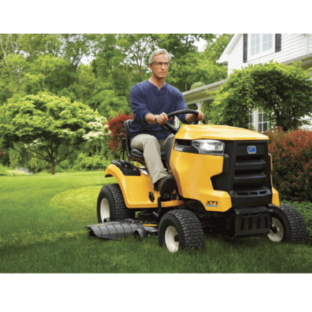 Садовый трактор Cub Cadet XT1 OS96 в Санкт-Петербурге