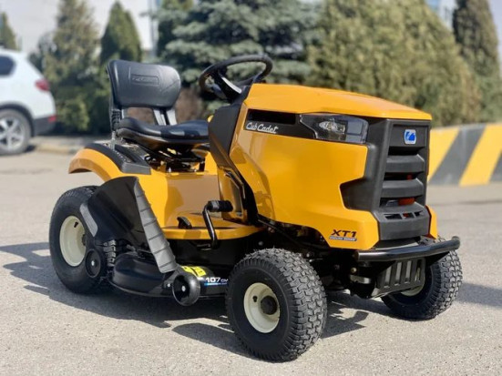 Садовый трактор Cub Cadet  XT1 OS107 в Санкт-Петербурге