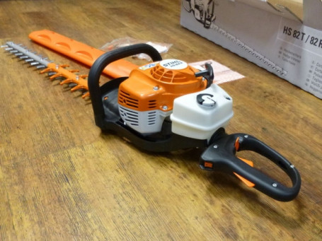 Кусторез бензиновый STIHL HS 82 T (60 см) 42370112951 в Санкт-Петербурге