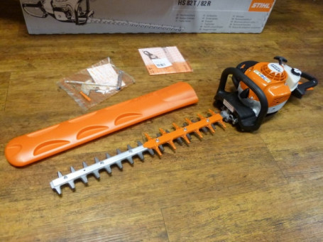 Кусторез бензиновый STIHL HS 82 T (75 см)  с поворотной рукояткой 42370112952 в Санкт-Петербурге