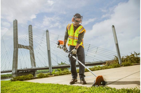 КомбиМотор (комбидвигатель) STIHL KM 131 R в Санкт-Петербурге