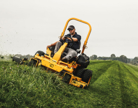 Садовый трактор Cub Cadet Z9 183ID в Санкт-Петербурге