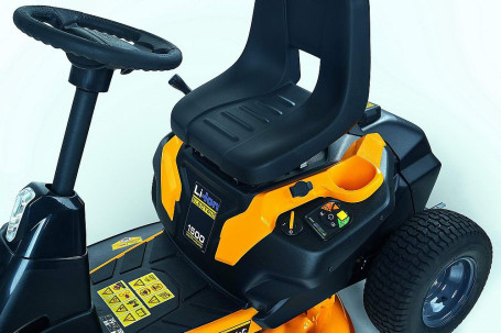 Аккумуляторный садовый райдер Cub Cadet LR2 ES76 в Санкт-Петербурге