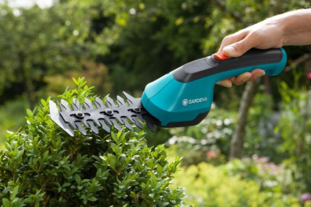 Аккумуляторные ножницы для газонов GARDENA AccuCut Li 09852-33.000.00 в Санкт-Петербурге