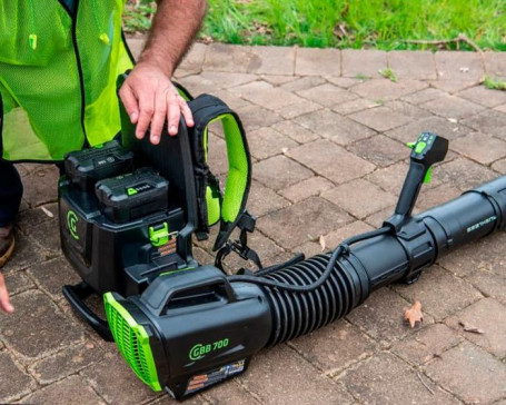 Воздуходув аккумуляторный, ранцевый Greenworks Арт. 2406407, 82V, бесщеточный, без АКБ и ЗУ в Санкт-Петербурге