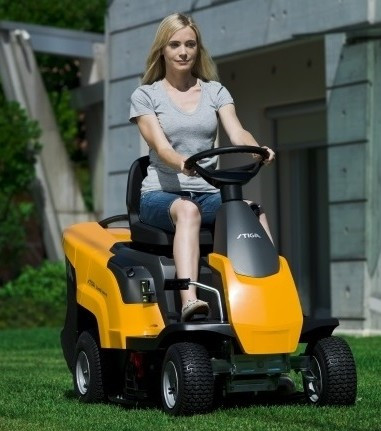 Садовый трактор Stiga Combi 1066 H в Санкт-Петербурге