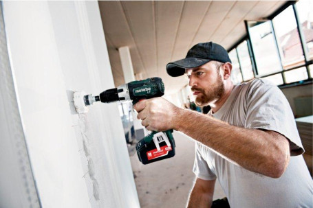 Аккумуляторная дрель-шуруповерт Metabo BS 18 LT Quick 602104890 в Санкт-Петербурге