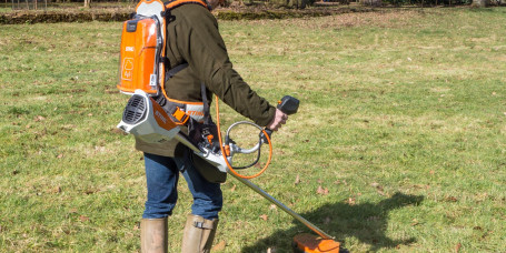 Триммер аккумуляторный STIHL FSA 130 без аккумулятора в Санкт-Петербурге