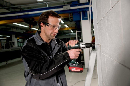 Аккумуляторная ударная дрель Metabo SB 18 LT 602103500 в Санкт-Петербурге