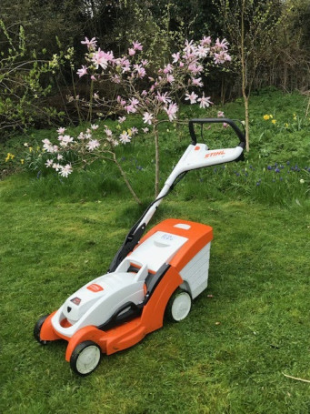 Аккумуляторная газонокосилка Stihl RMA 339 C, с AK 20 и AL 101 в Санкт-Петербурге
