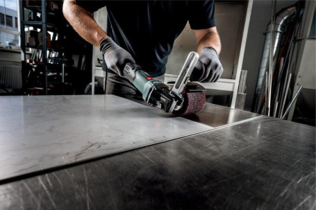 Щеточный шлифователь Metabo SE 17-200 RT SET 602259500 в Санкт-Петербурге