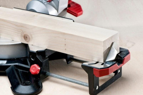 Торцовочная пила Metabo KGS 216 M 619260000 в Санкт-Петербурге