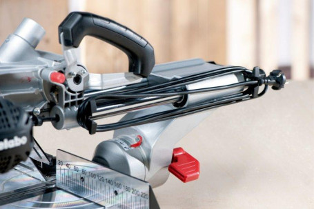Торцовочная пила Metabo KGS 216 M 619260000 в Санкт-Петербурге
