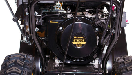Снегоуборщик Champion ST1170E в Санкт-Петербурге