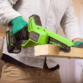 Цепная мини пила аккумуляторная Greenworks GD24CSMNX, 24V, 15см, бесщеточная, c 1хАКБ 4Ач и ЗУ