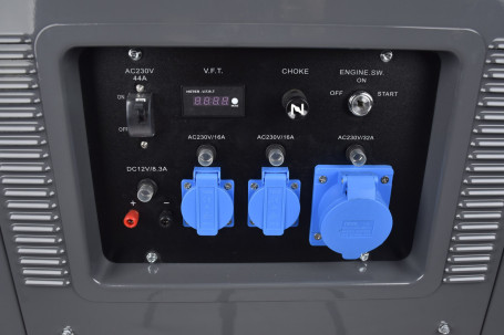 Бензогенератор в шумозащитном кожухе EVOline QB 12000 E в Санкт-Петербурге