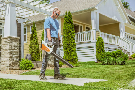 Воздуходувка аккумуляторная STIHL BGA 45 в Санкт-Петербурге