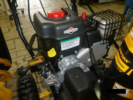 Снегоуборщик Champion ST656BS в Санкт-Петербурге