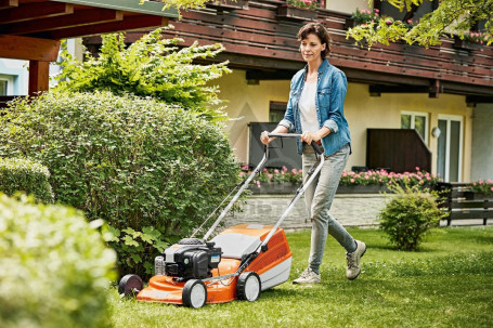 Газонокосилка STIHL RM 253 бензиновая в Санкт-Петербурге