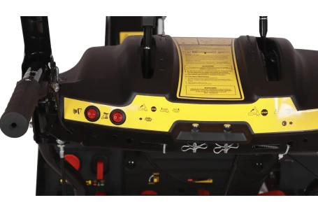 Снегоуборщик Champion ST1171E в Санкт-Петербурге