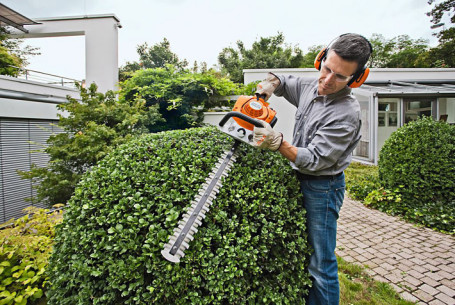 Кусторез бензиновый STIHL HS 45 (60 см) 42280112938 в Санкт-Петербурге